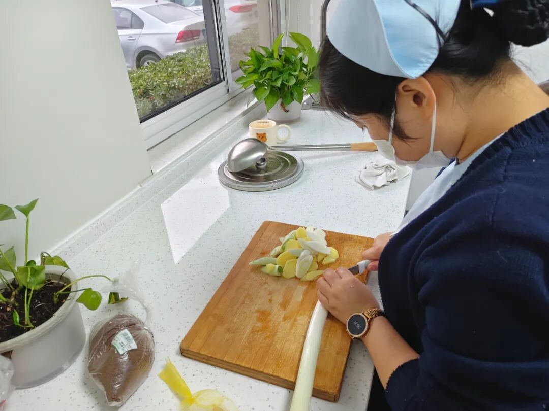 姜汤驱寒意，服务暖人心——通用医疗西安医院儿科医护人员“姜”温暖进行到底