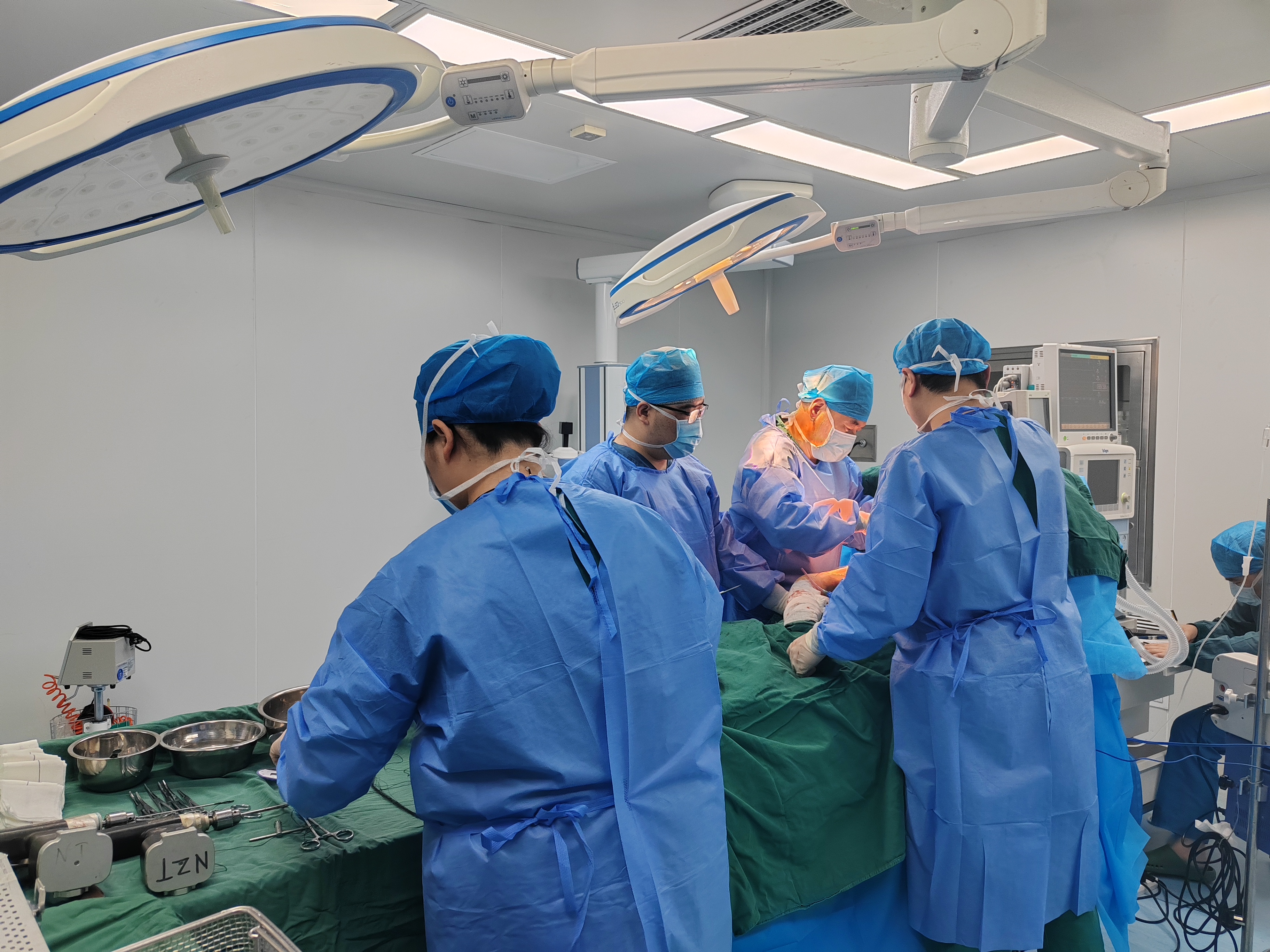 过节不打烊 坚守暖医心——致敬春节期间坚守岗位的医务守护者