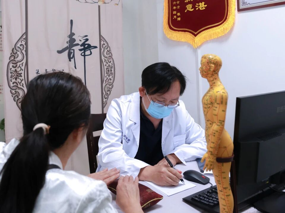 北京中医专家王超副主任医师莅临我院国医馆出诊
