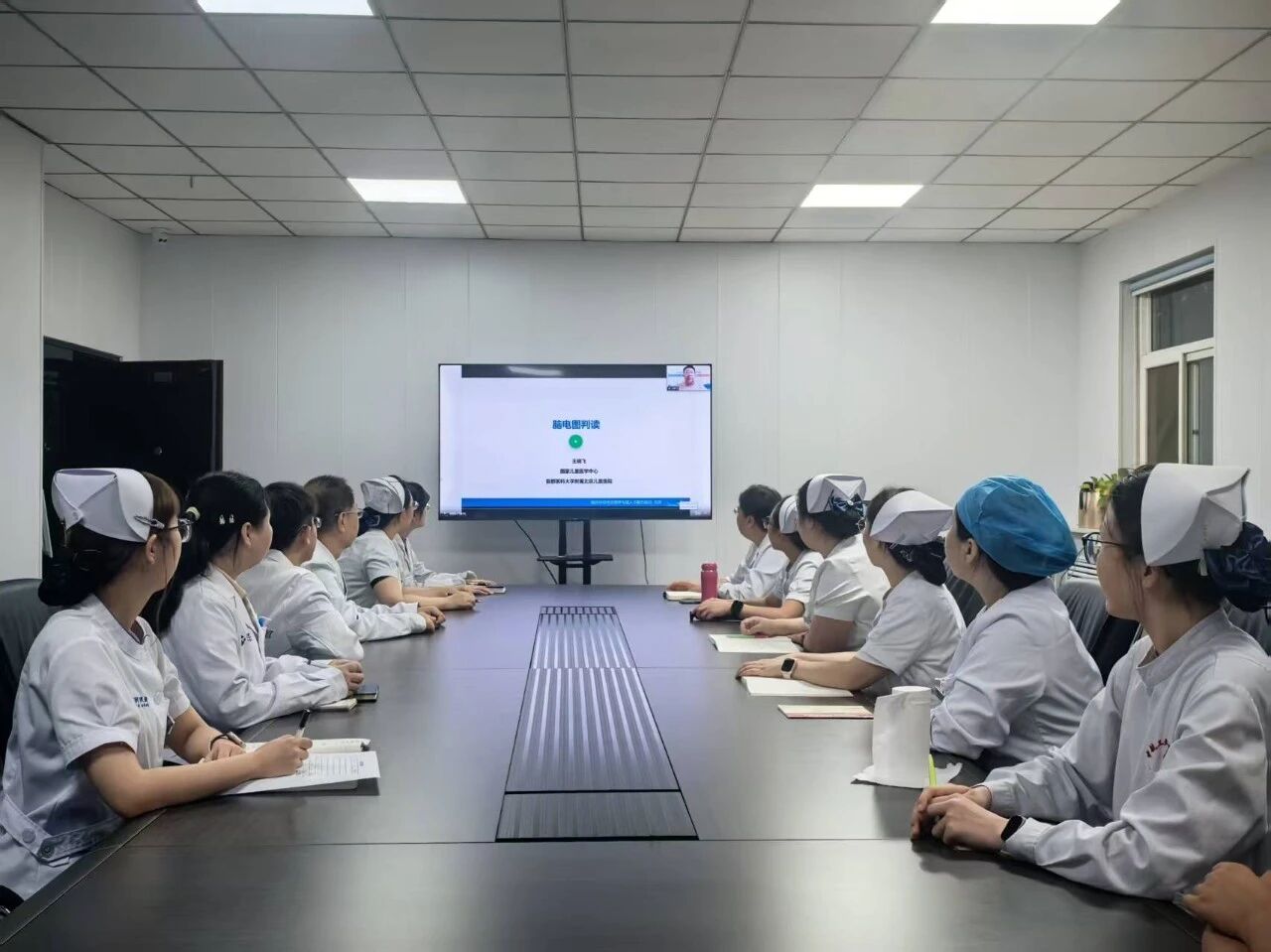 深耕神经电生理 赋能临床诊疗｜神经内科开展脑电图专项培训